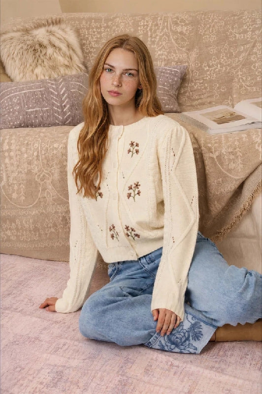 Blu Pepper Floral Embroidered Cable Knit Cropped Cardigan – Cream