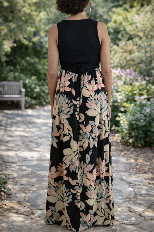 Chic Mystique Bold Flower Summer Maxi Dress - Black