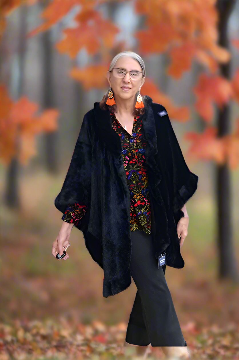 Victoria Leland Fuzzy Kimono Cape Poncho A2/- Black