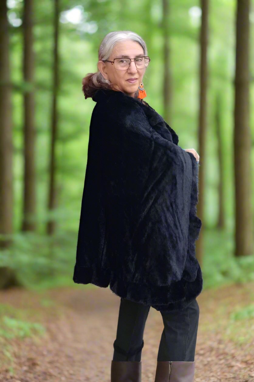 Victoria Leland Fuzzy Kimono Cape Poncho A2/- Black