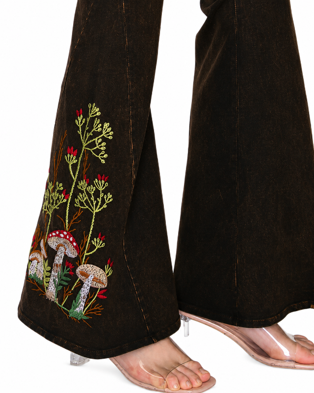 Dexterous / T-Party Mushroom Embroidered Yoga Pants - Brown
