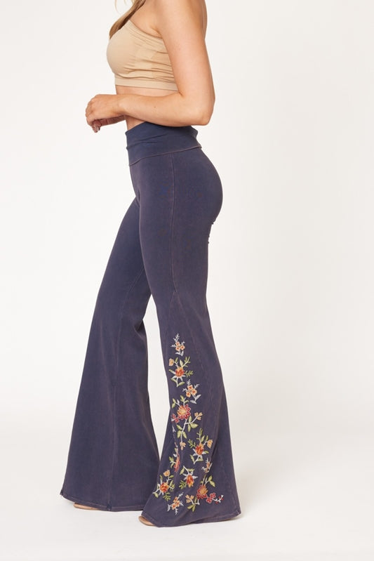 Dexterous / T-Party Floral Embroidered Yoga Pants - Navy
