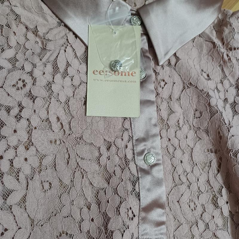 *SALE Eesome Floral Lace Tuxedo Blouse - Sheer Lace Pink Taupe