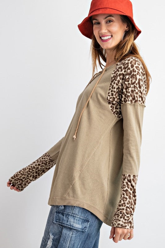 Easel Leopard Top - Sage Grey