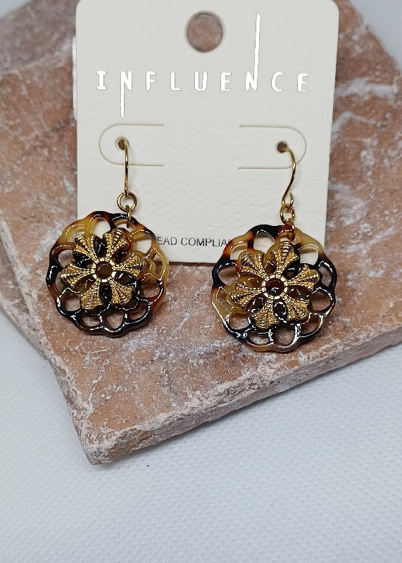 Scallop Cut Out Tortoise Gold Snowflake Earrings