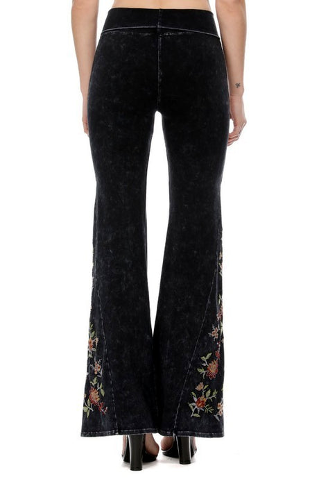 T-Party Floral Embroidered Yoga Pants - Black