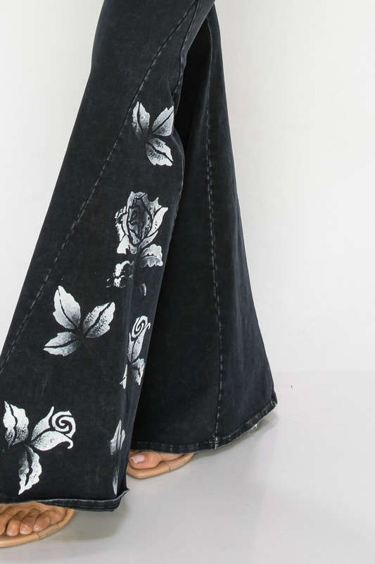 T-Party/Dexterous Mineral Wash Roses Yoga Pants - Black