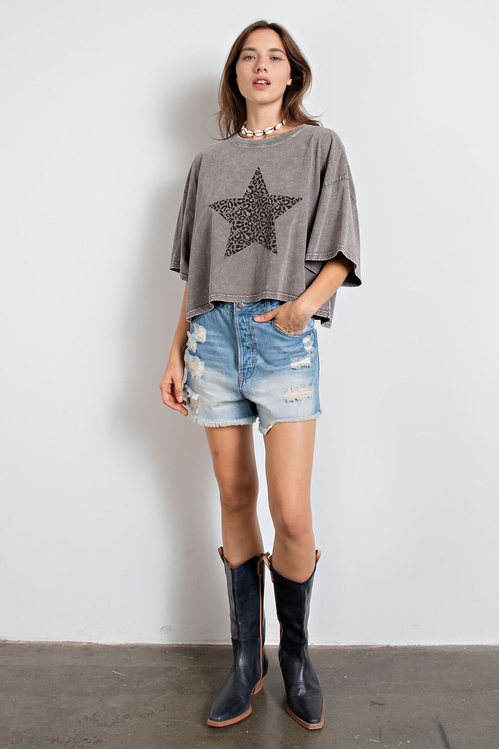 Easel Mineral Wash Crop Star Top - Lt Ash