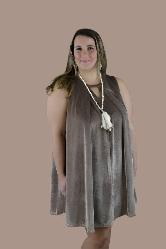 Umgee Keyhole Velvet Dress - Mocha