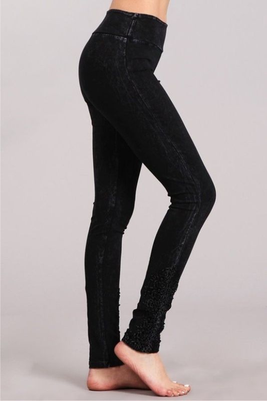 Chatoyant Embroidered Patch Mineral Wash Leggings