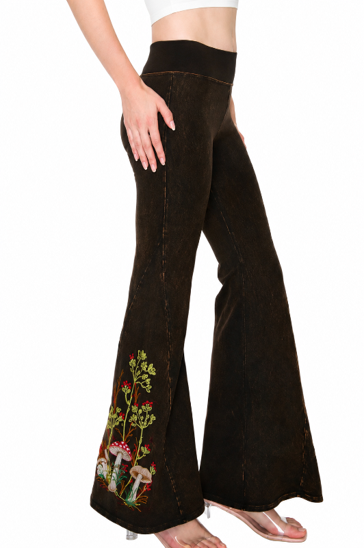 Dexterous / T-Party Mushroom Embroidered Yoga Pants - Brown