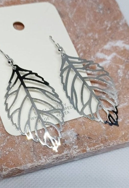 Cut Out Leaves Earrings - Silver